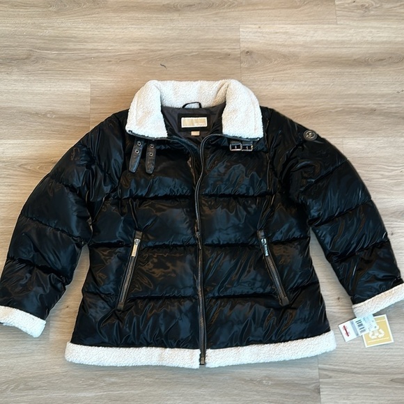 MICHAEL MICHAEL KORS
Women's Plus Size Faux-Shearling Shine Puffer Coat - Picture 4 of 11